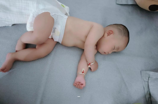 广汉宝宝肠胀气的症状